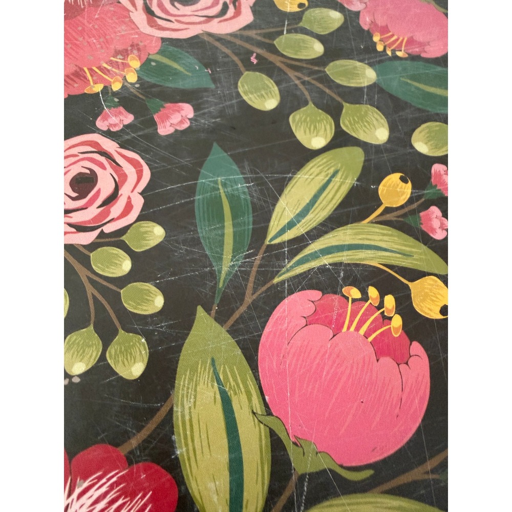 The Woman's Study Bible NKJV Floral Hardcover Thomas Nelson - Picture 3 of 3